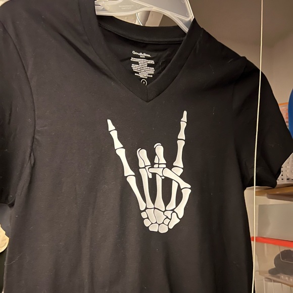 Custom rock on skeleton tshirt - Picture 2 of 2
